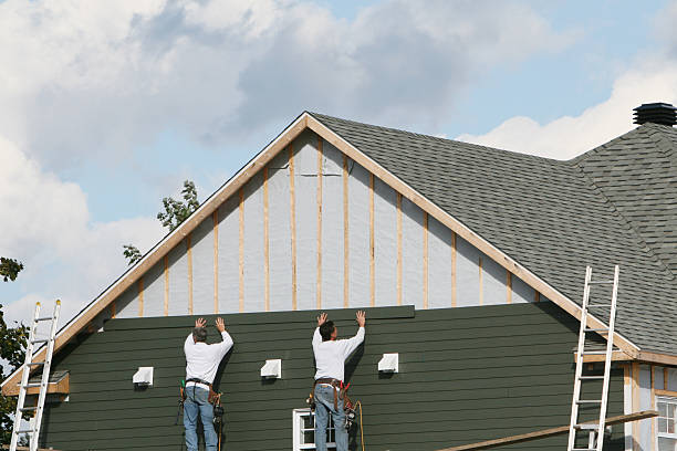 Professional Siding technician working in Pittsboro, IN